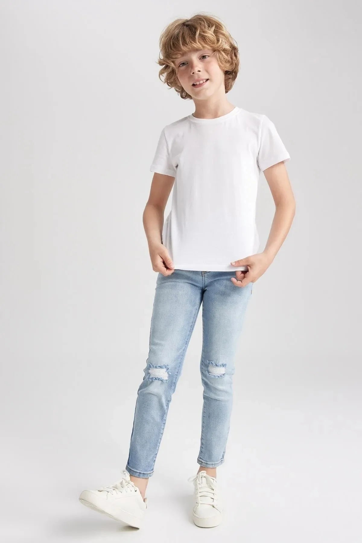 Boy Child Slim Fit Ripped Detailed Straight Leg Jeans - DENIMS - Boys Jeans - 