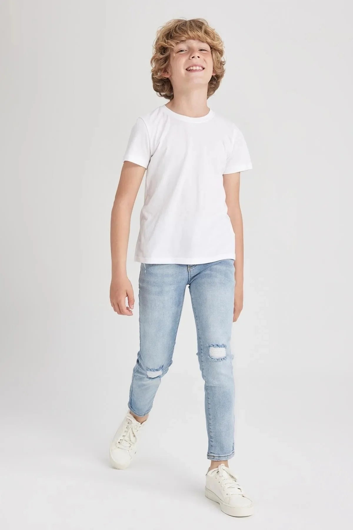 Boy Child Slim Fit Ripped Detailed Straight Leg Jeans - DENIMS - Boys Jeans - 