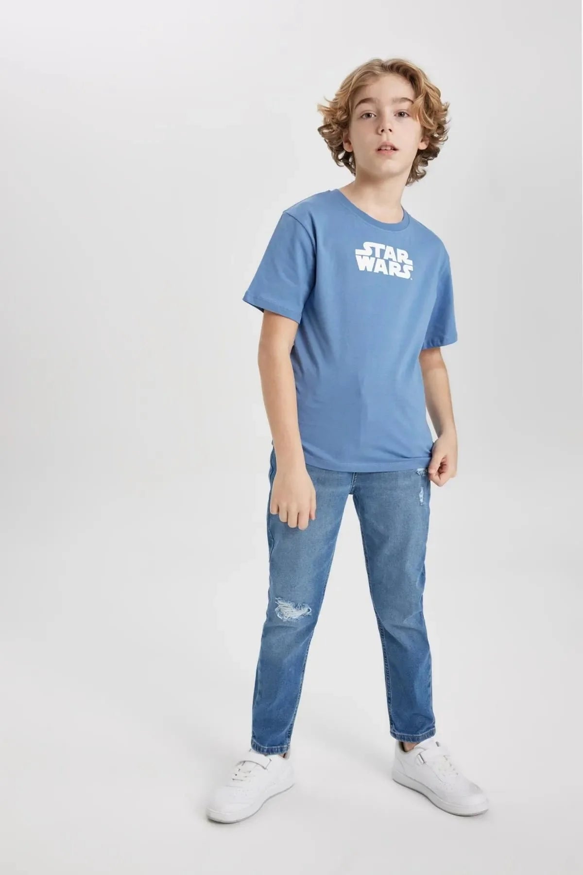 Boy's Carrot Fit Ripped Detailed Straight Leg Jean - DENIMS - Boys Jeans - 