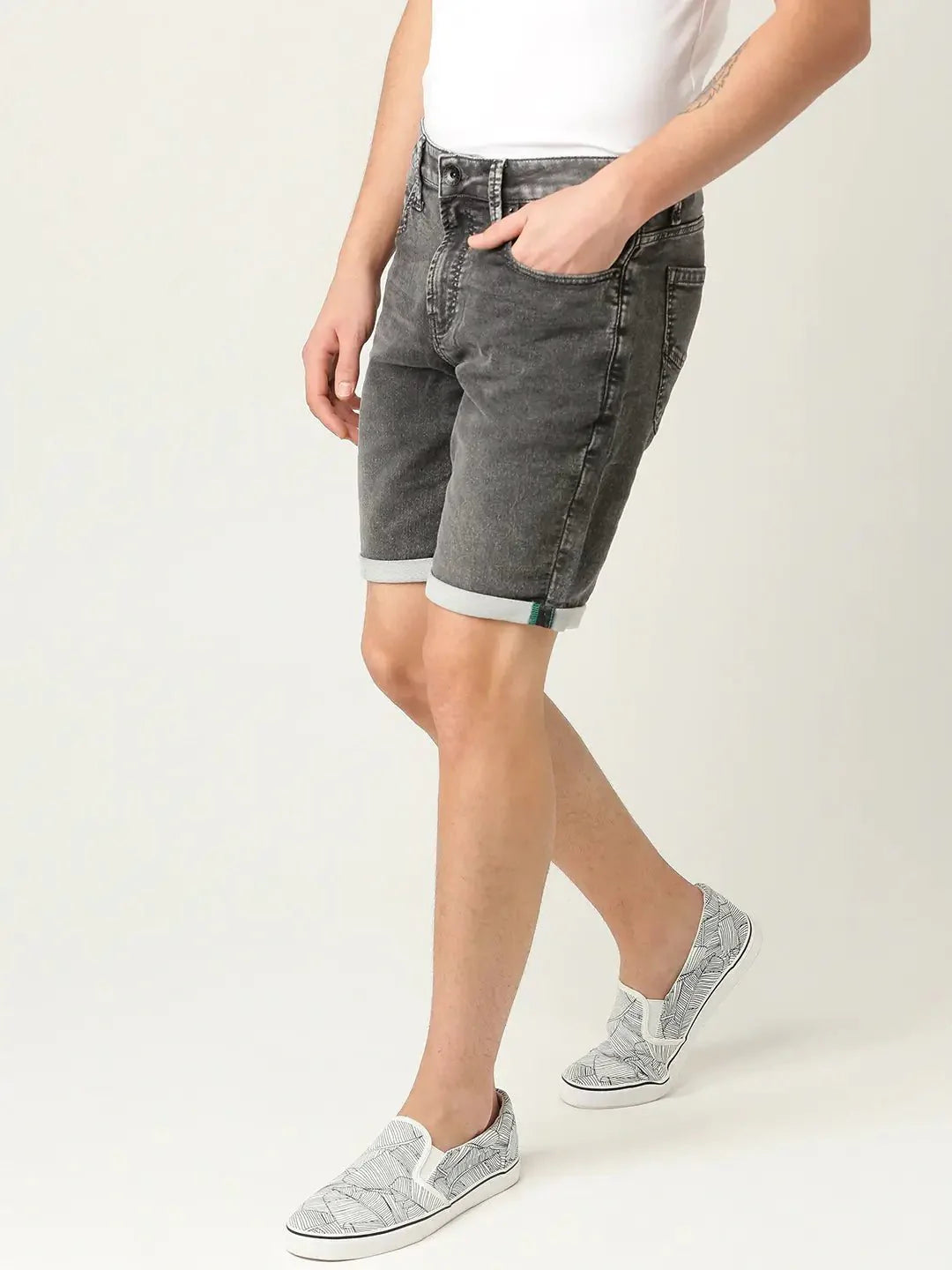 Men Charcoal Grey Solid Slim Fit Denim Shorts - DENIMS - Shorts - 